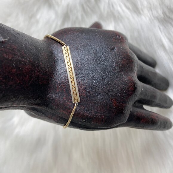 Vintage Avon Gold Tone Bar Patterned Wrist Chain Bracelet 7.5” - Picture 3 of 8